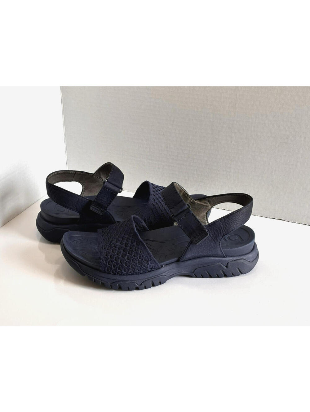 Bionica Nacola Women's Size 9M Navy Blue Leather Comfort Walking Outdoor Sandals